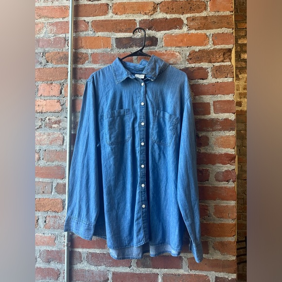 ST. John’s Bay Women’s Classic Denim Shirt, size 2xl - Picture 1 of 13